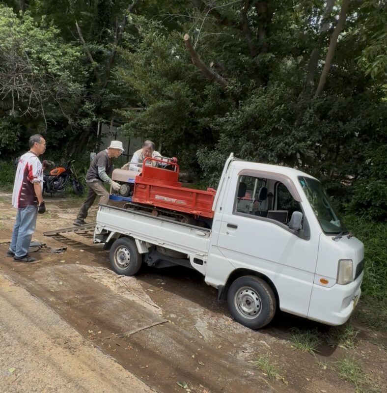 お借りした運搬機を事前に搬入